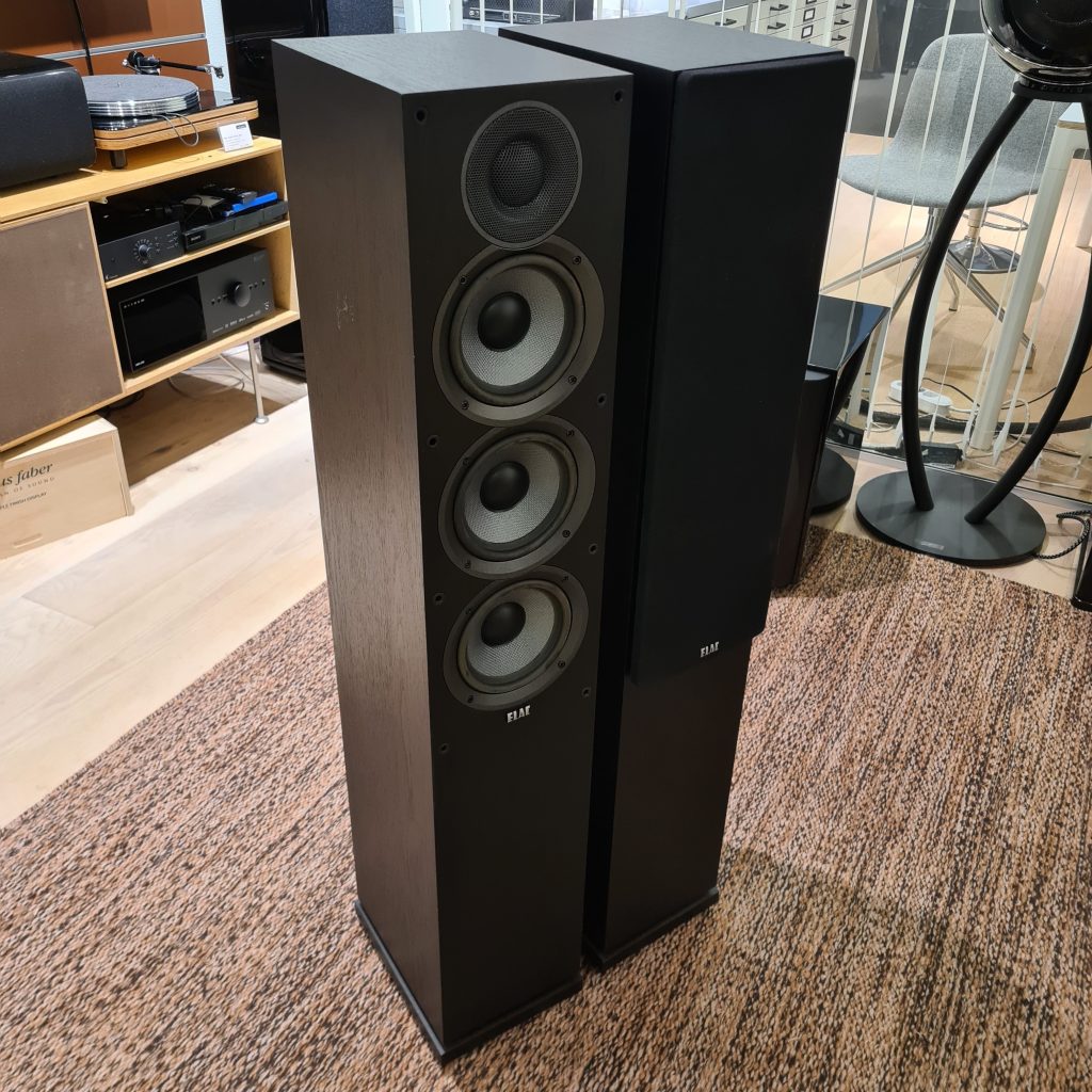 Elac Debut F5.2