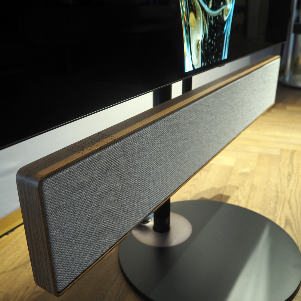Beosound Stage, Smoked Oak - Udstillingsmodel
