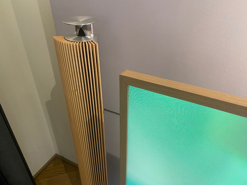 B&O BeoOne + 85" QLED Ramme-TV